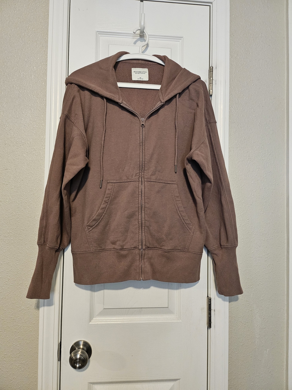 Abercrombie & Fitch soft pullover in mauve brown.Oversized Fit